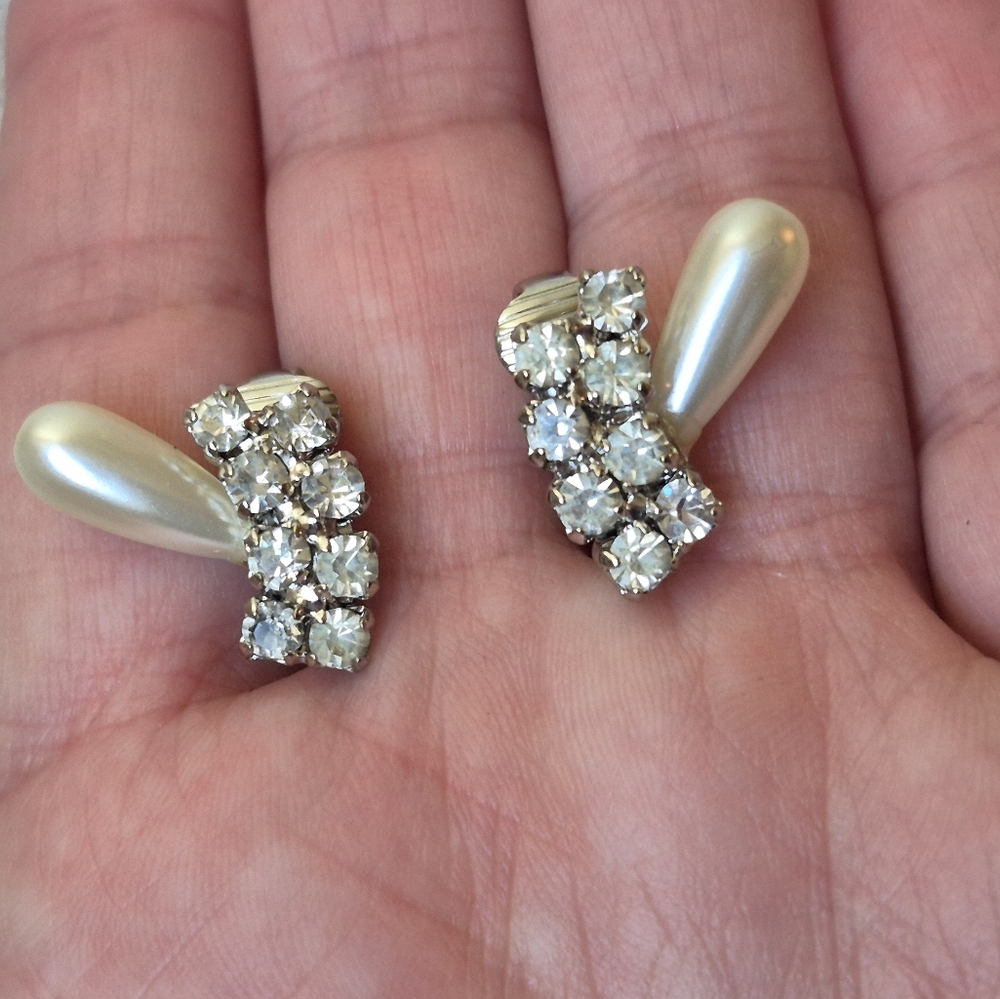 Vintage And Pearl and Rhinestone Clipon Earrings